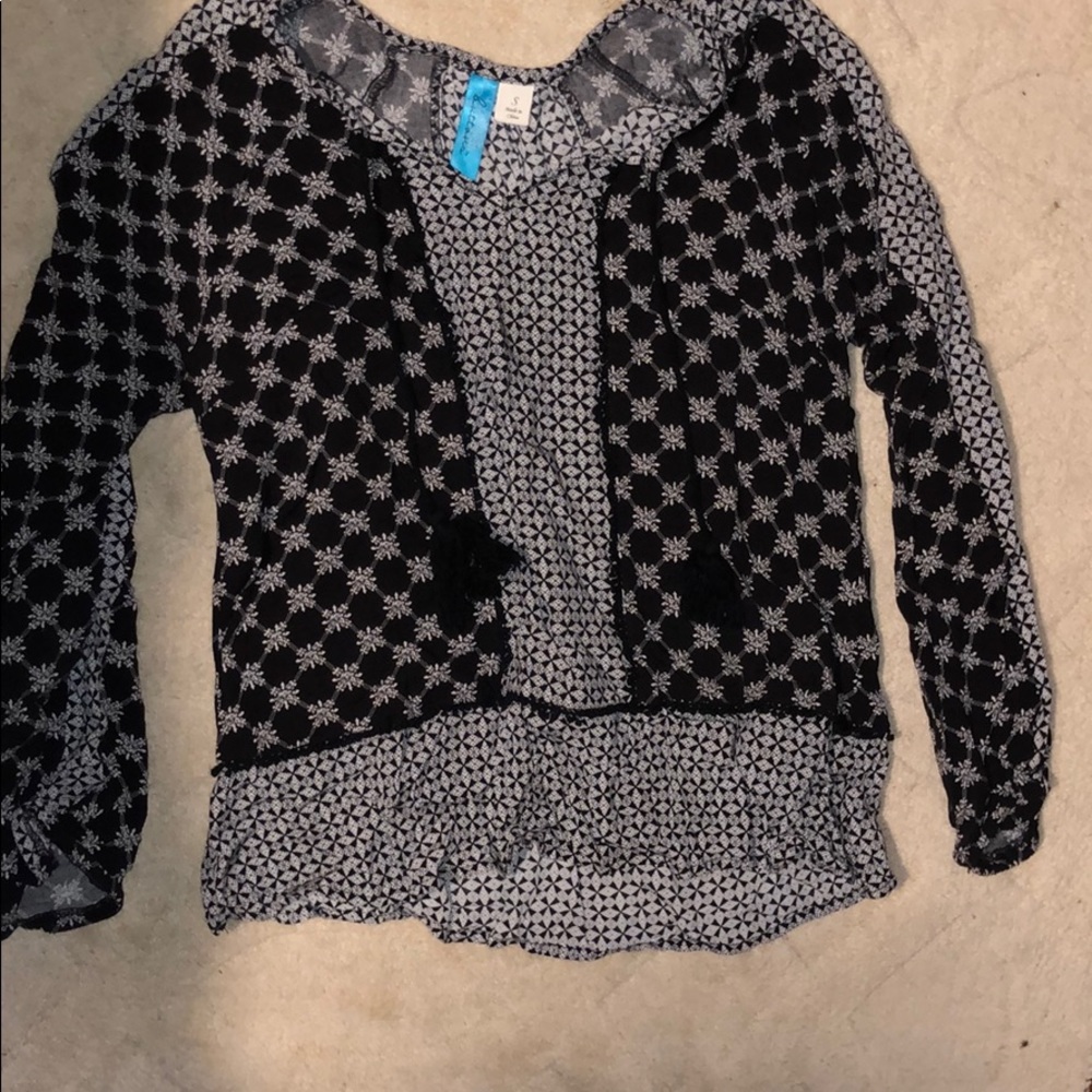 black and white floral patterned long sleeve